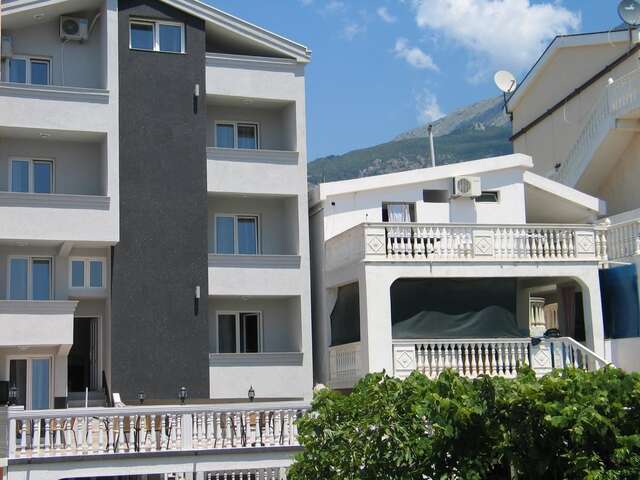 Гостевой дом Guest House Dena Добра-Вода-32